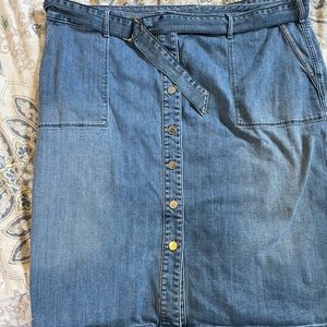 Chicos button front denim skirt size 4 20/22 XXL